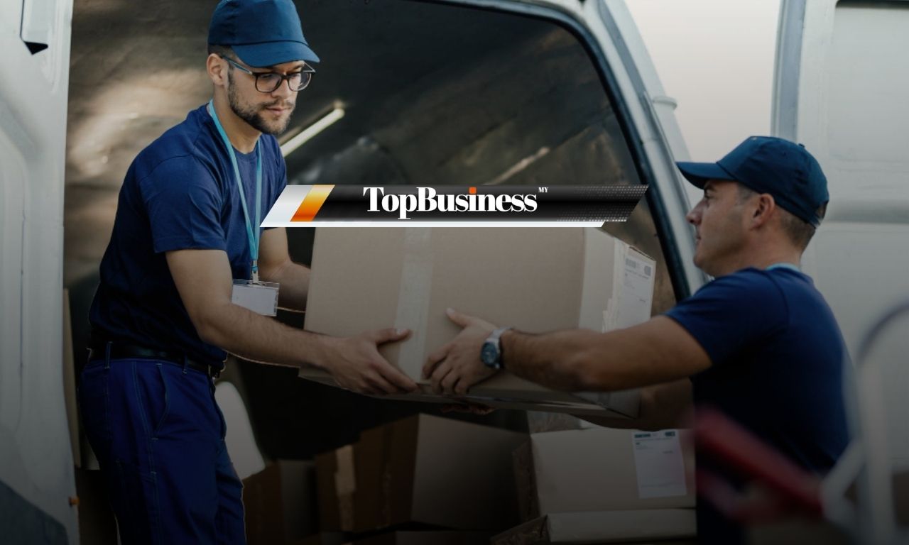 Photo of two suppliers handling goods, representing the question how to find reliable suppliers
